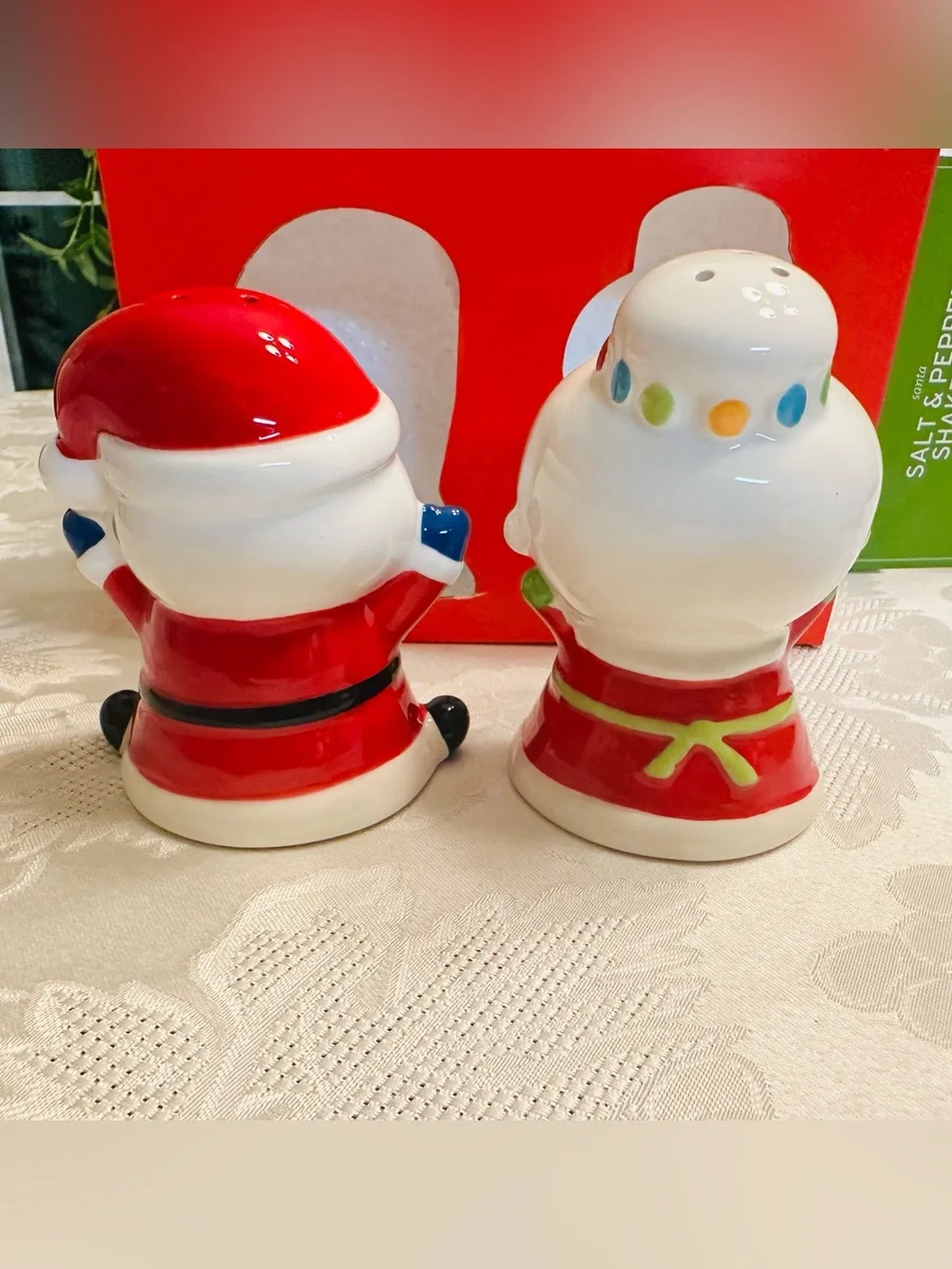 2012 Target Santa & Mrs. Claus Ceramic Salt & Pepper Shaker Set Pristine